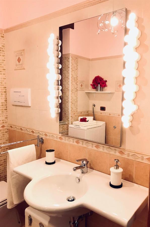 Salerno Historic Center Lovely Flat Buitenkant foto